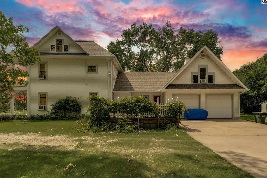 13113 S Victory Road Haven KS 67543