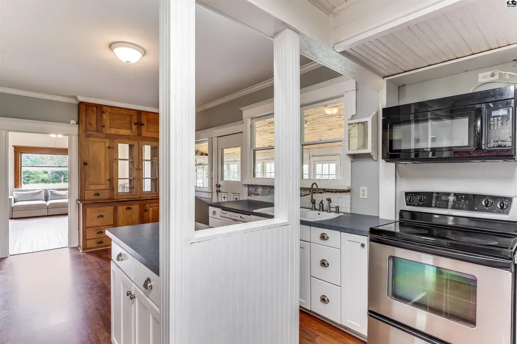 13113 S Victory Road Haven KS 67543