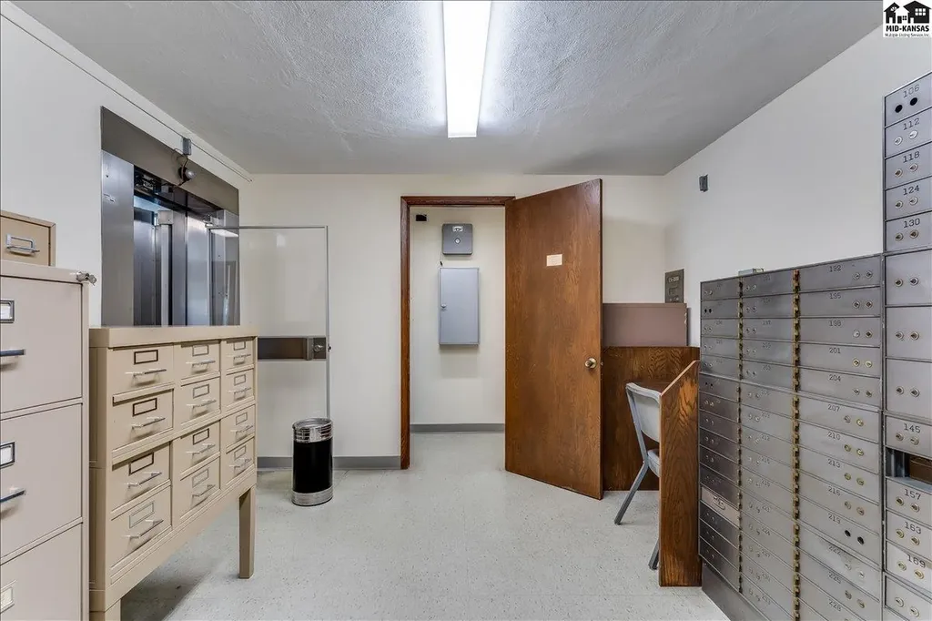 116 S Lincoln Arlington KS 67514