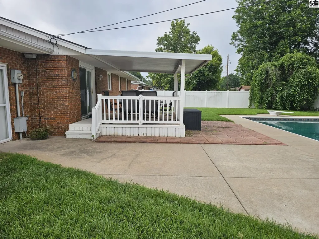 2503 Rambler Road Hutchinson KS 67502