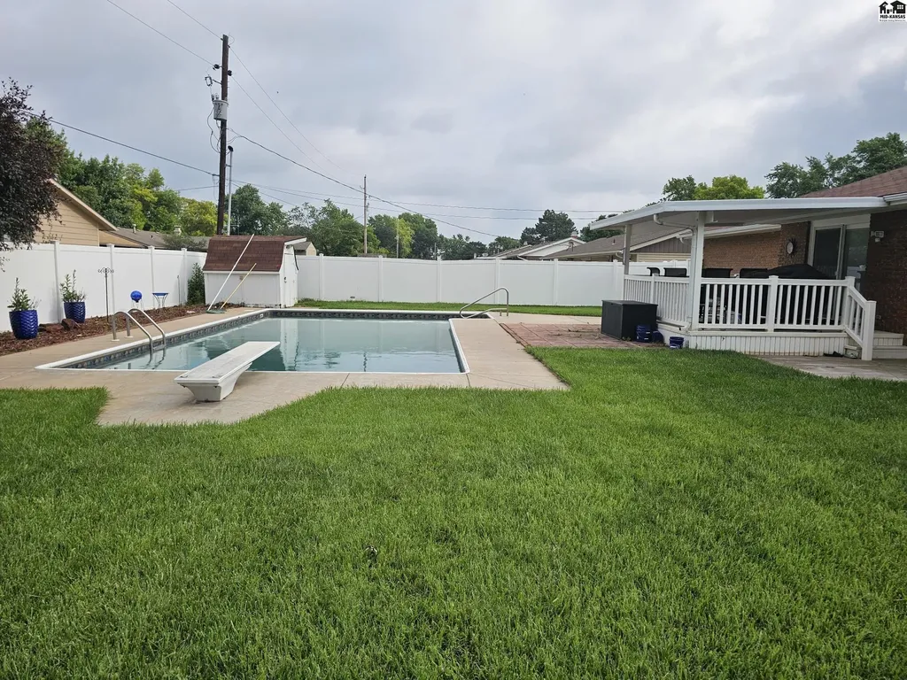 2503 Rambler Road Hutchinson KS 67502