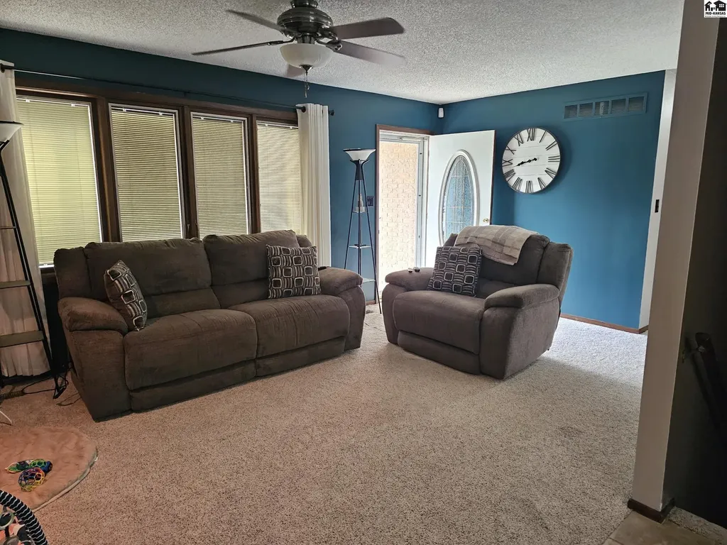 2503 Rambler Road Hutchinson KS 67502