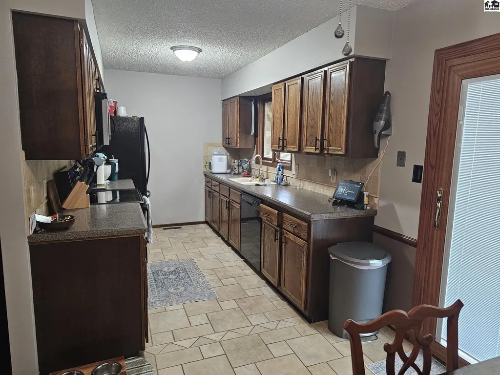 2503 Rambler Road Hutchinson KS 67502