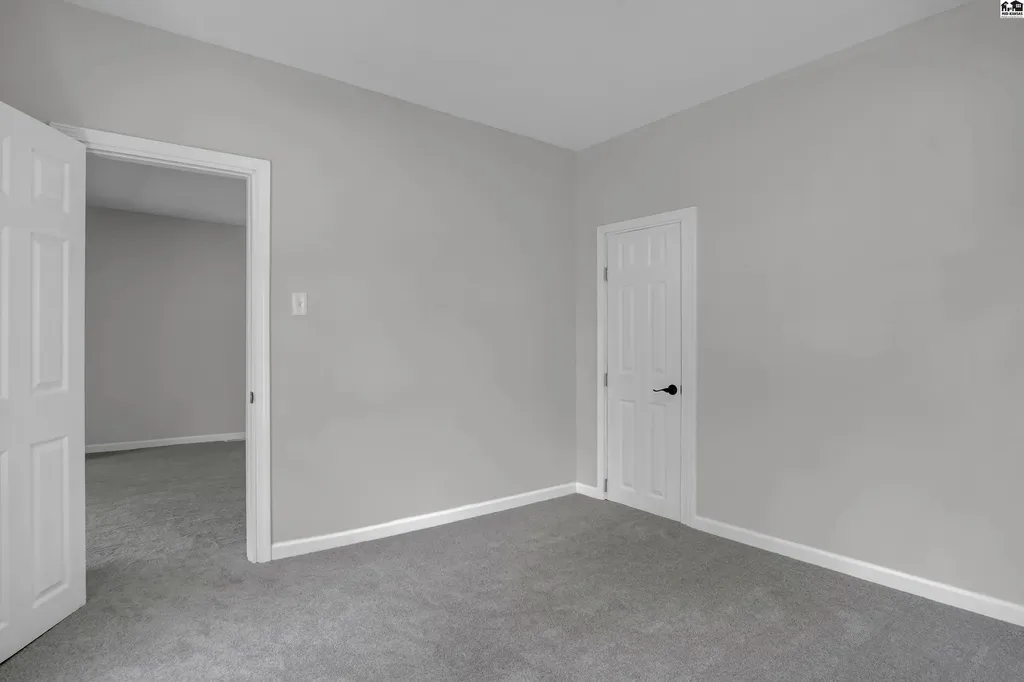 68 Morningside Street South Hutchinson KS 67505