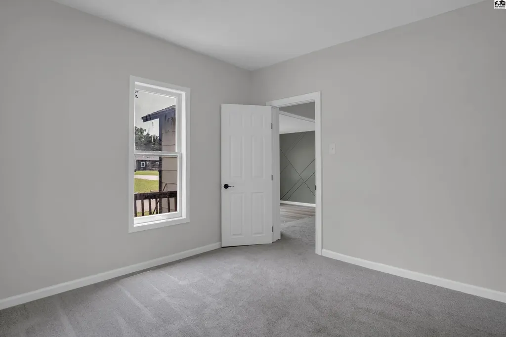 68 Morningside Street South Hutchinson KS 67505