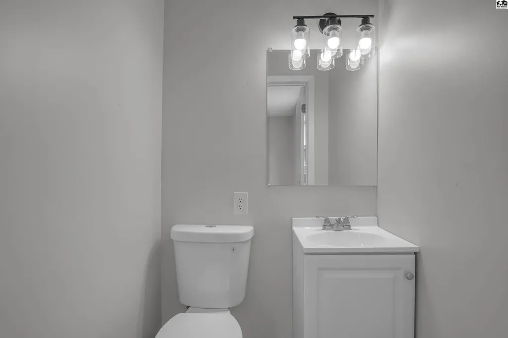 68 Morningside Street South Hutchinson KS 67505