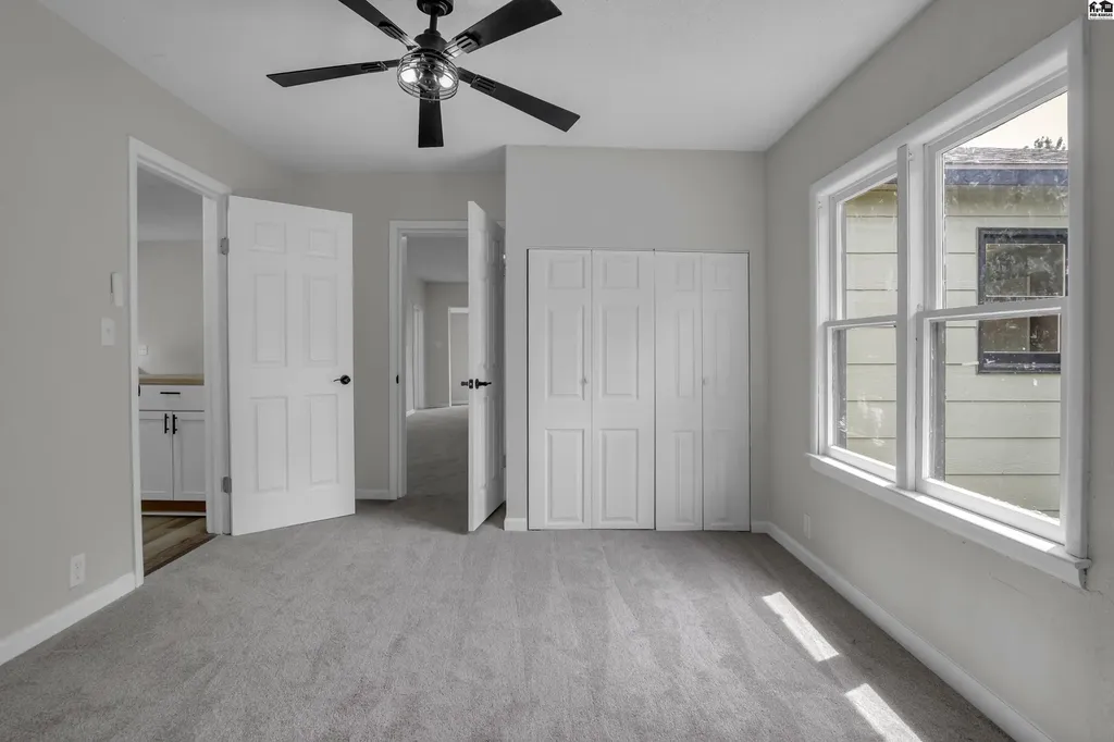 68 Morningside Street South Hutchinson KS 67505