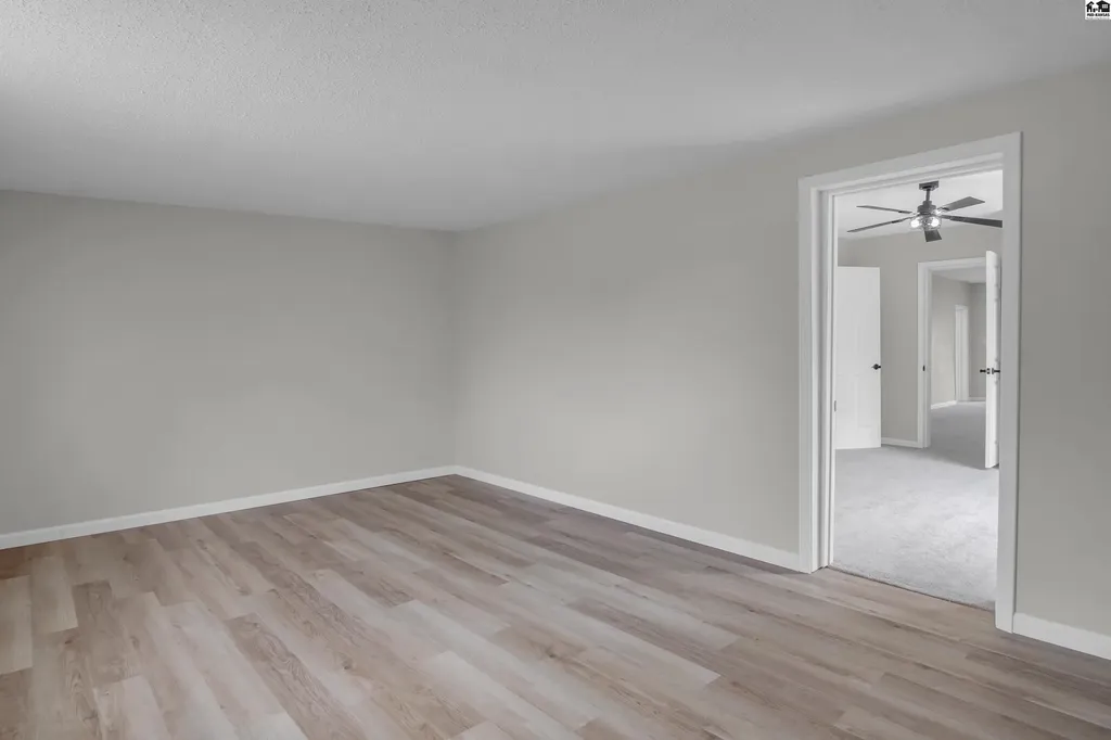 68 Morningside Street South Hutchinson KS 67505