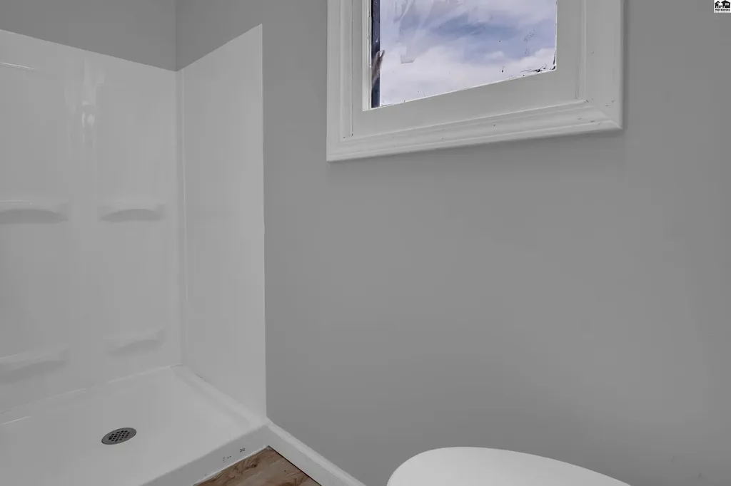 68 Morningside Street South Hutchinson KS 67505