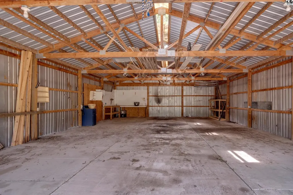 68 Morningside Street South Hutchinson KS 67505