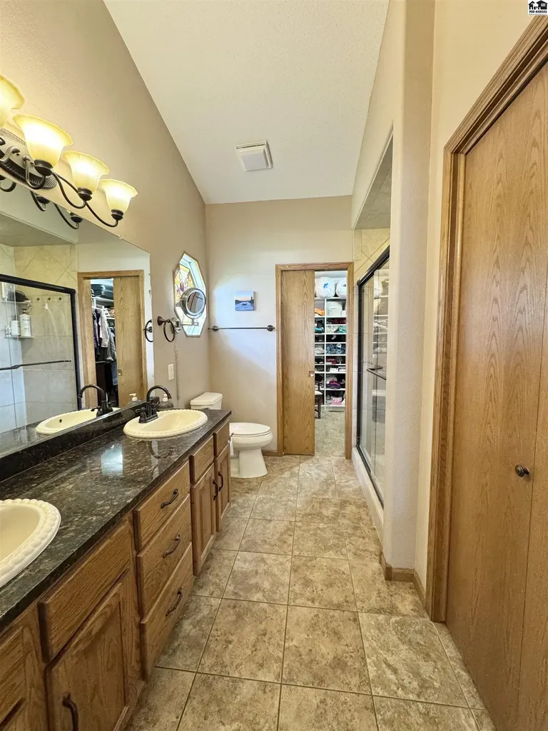 1301 Woodbridge Court Hutchinson KS 67502