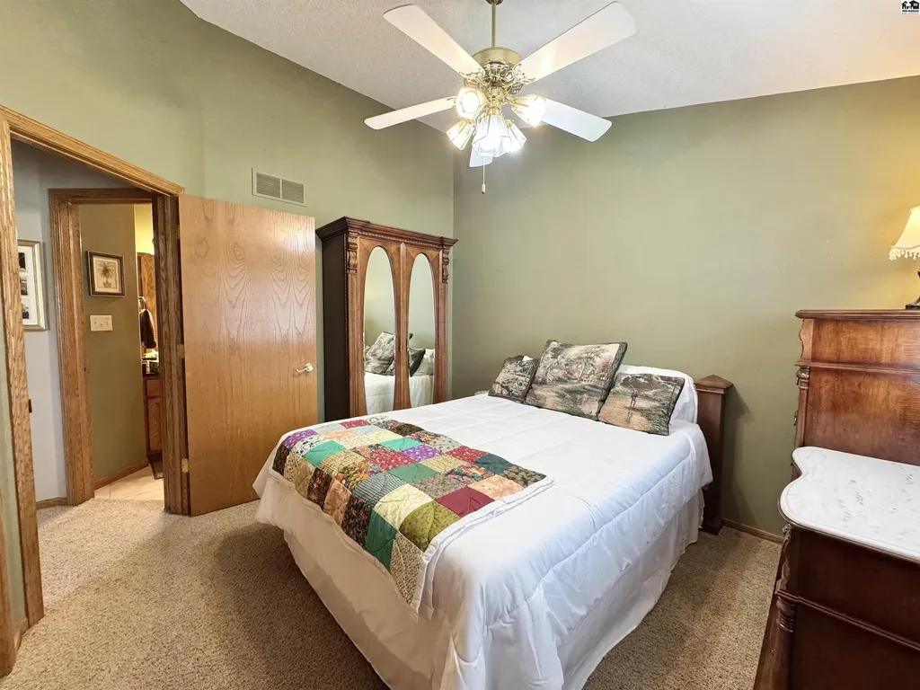 1301 Woodbridge Court Hutchinson KS 67502