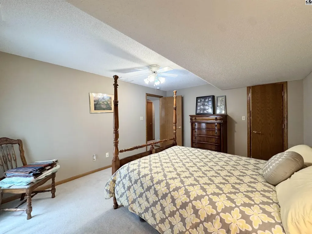1301 Woodbridge Court Hutchinson KS 67502