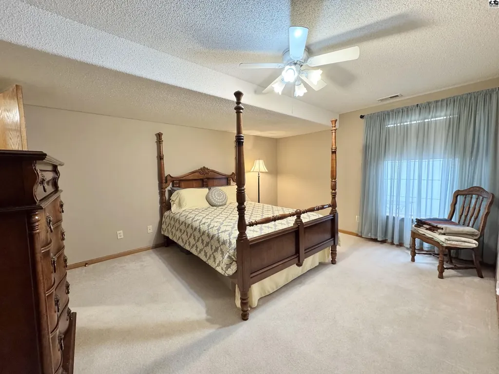 1301 Woodbridge Court Hutchinson KS 67502