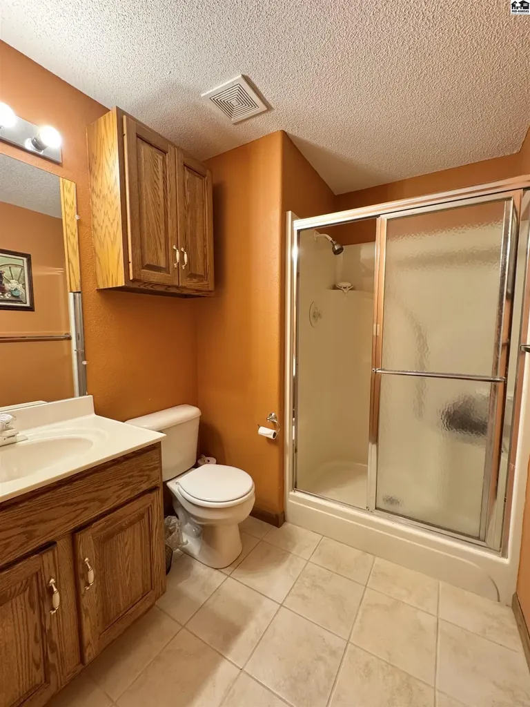 1301 Woodbridge Court Hutchinson KS 67502