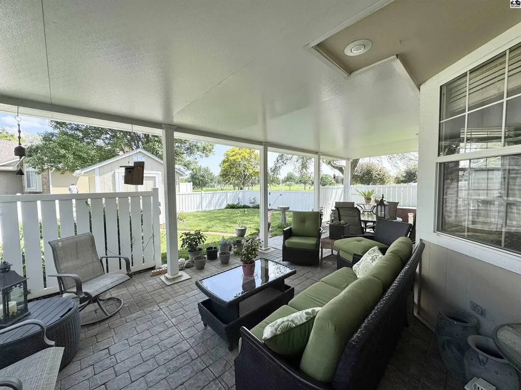 1301 Woodbridge Court Hutchinson KS 67502