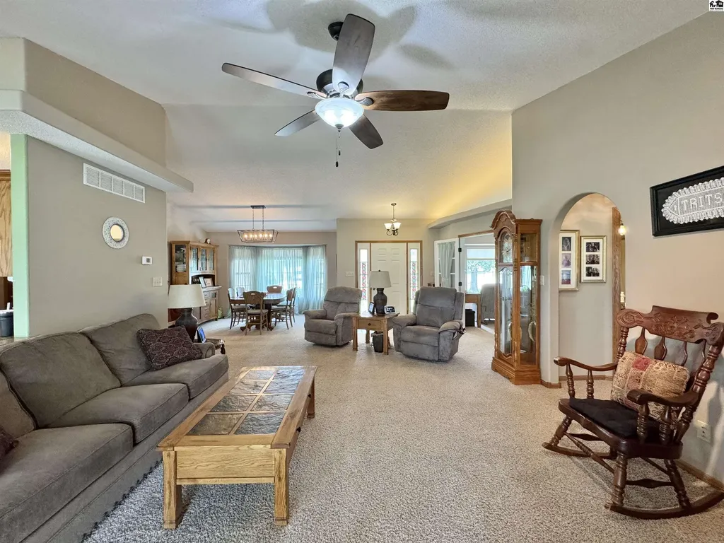 1301 Woodbridge Court Hutchinson KS 67502