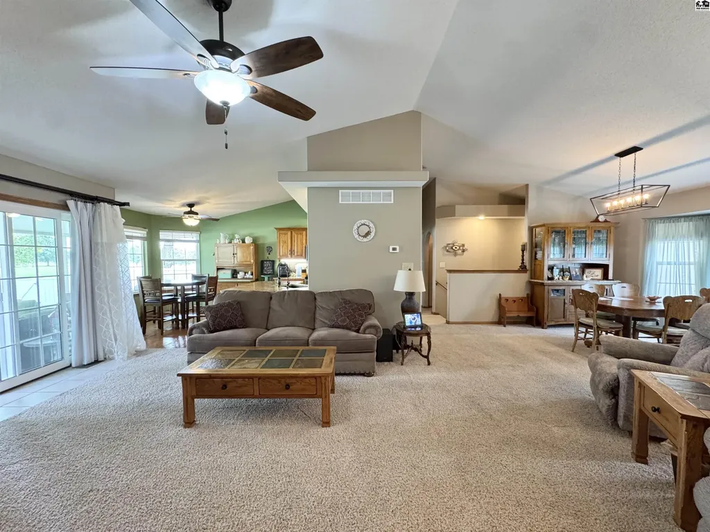 1301 Woodbridge Court Hutchinson KS 67502