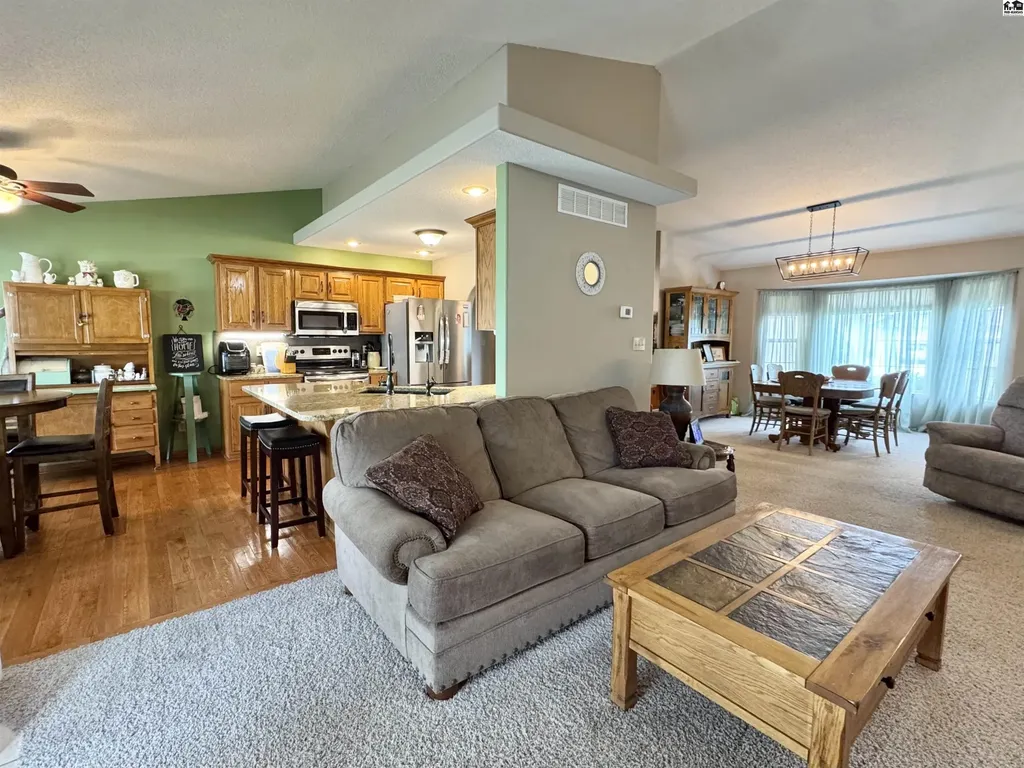 1301 Woodbridge Court Hutchinson KS 67502