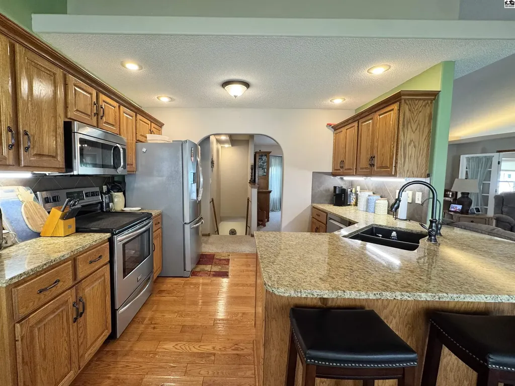 1301 Woodbridge Court Hutchinson KS 67502