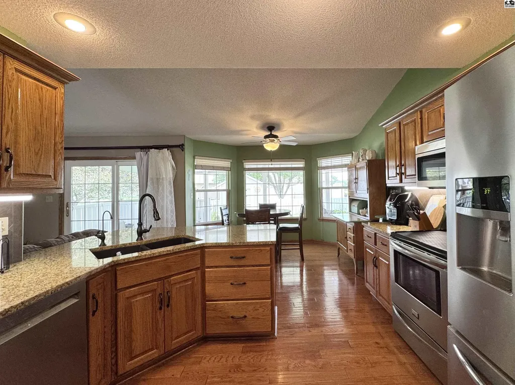 1301 Woodbridge Court Hutchinson KS 67502