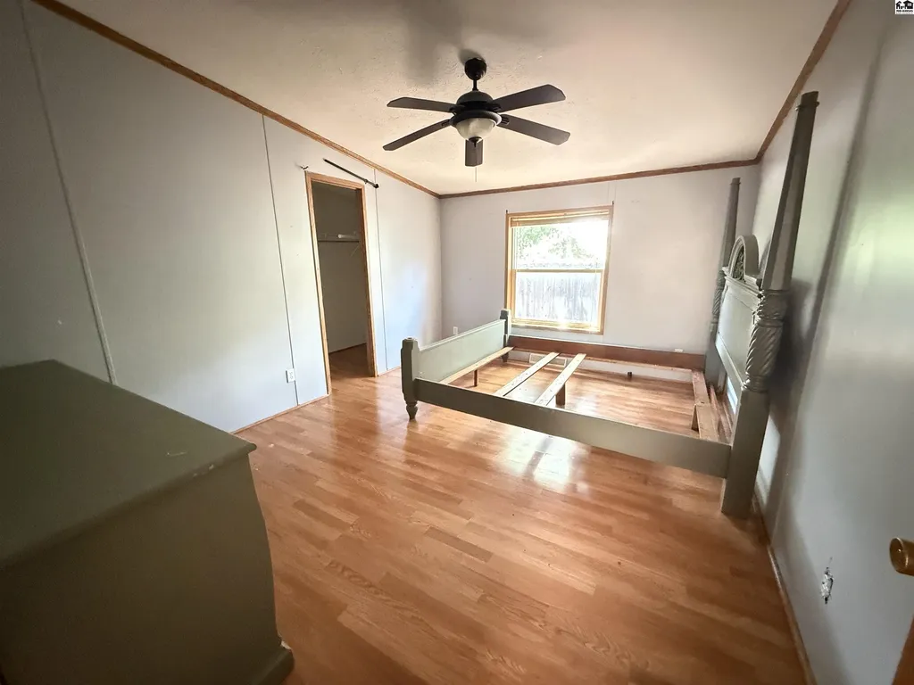 1329 S Maple Street Hutchinson KS 67501