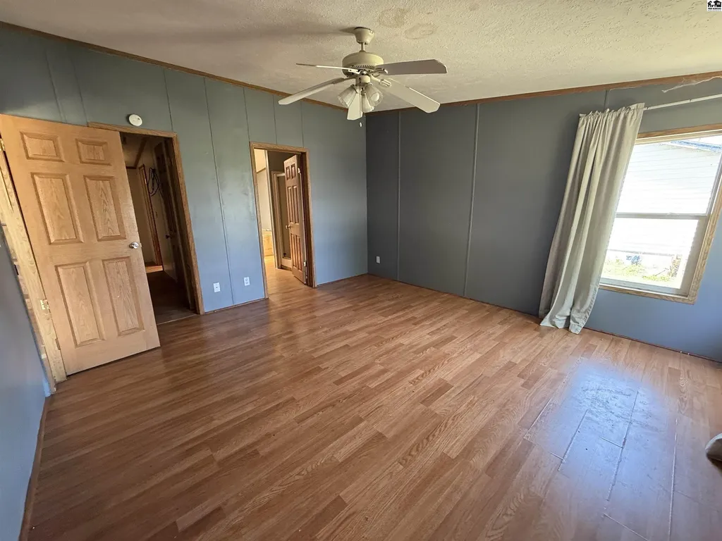 1329 S Maple Street Hutchinson KS 67501