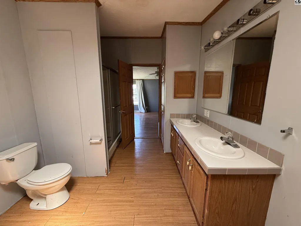 1329 S Maple Street Hutchinson KS 67501