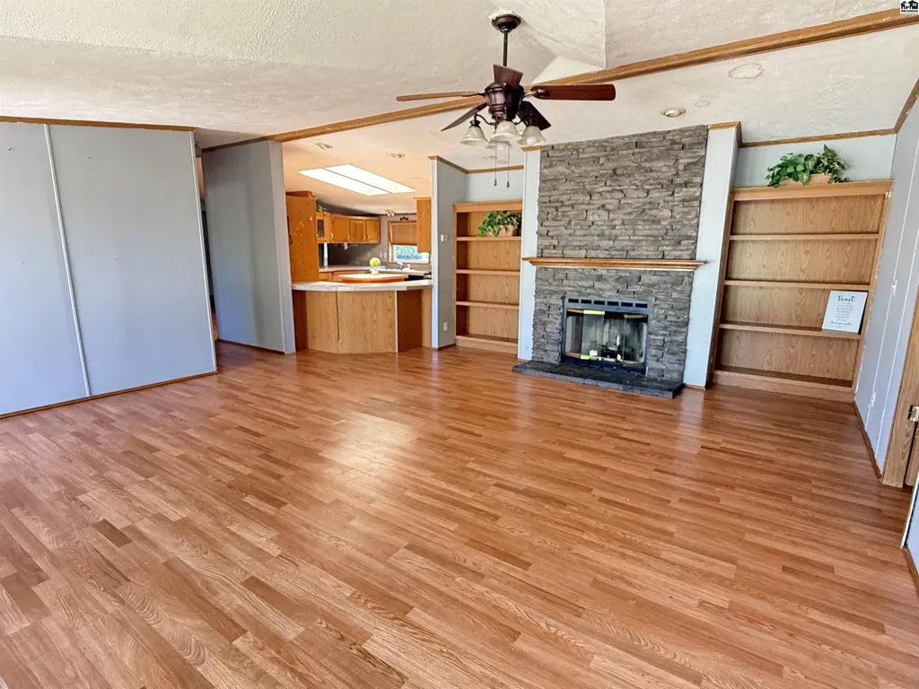 1329 S Maple Street Hutchinson KS 67501