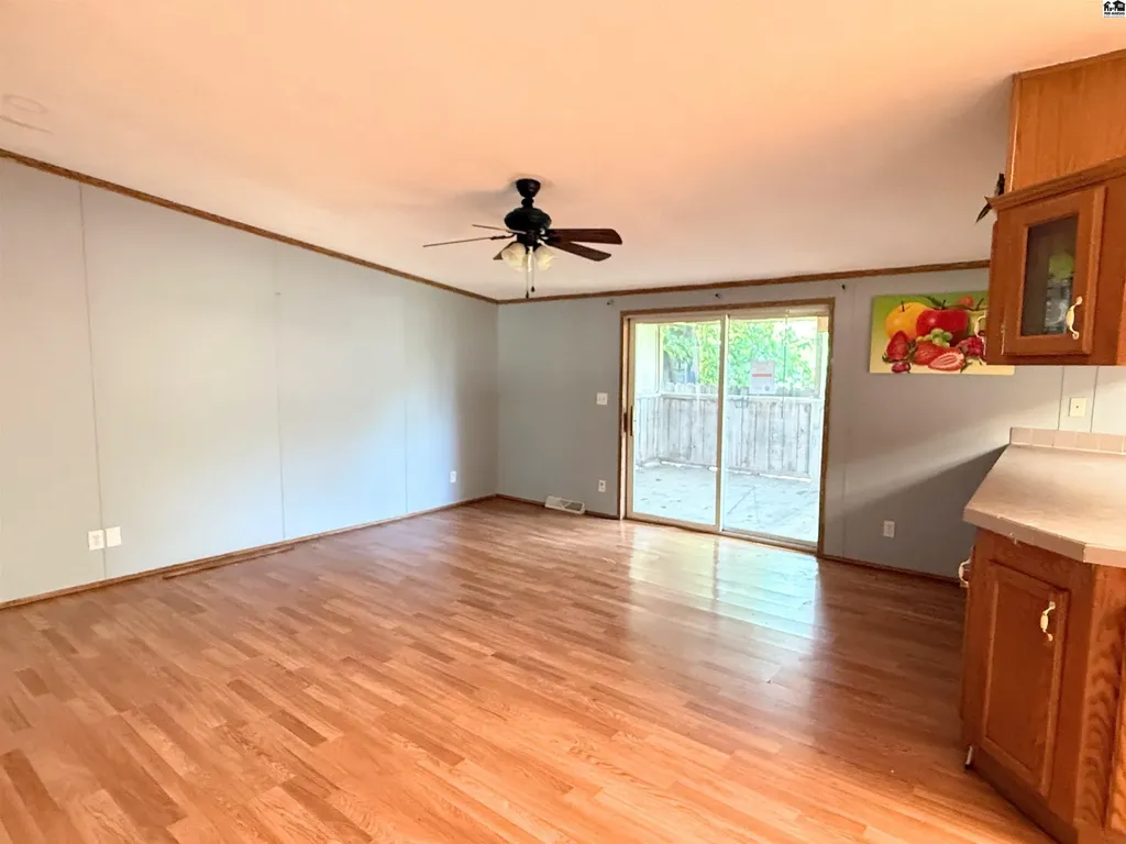 1329 S Maple Street Hutchinson KS 67501