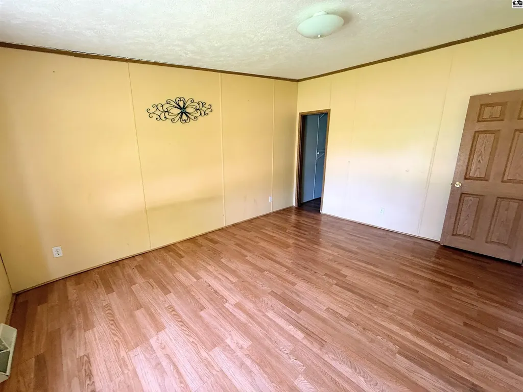 1329 S Maple Street Hutchinson KS 67501