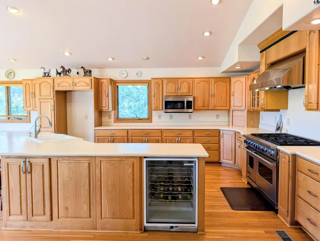 1421 Pioneer Road Mcpherson KS 67460