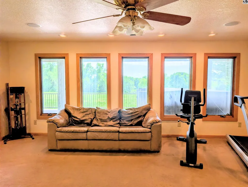 1421 Pioneer Road Mcpherson KS 67460
