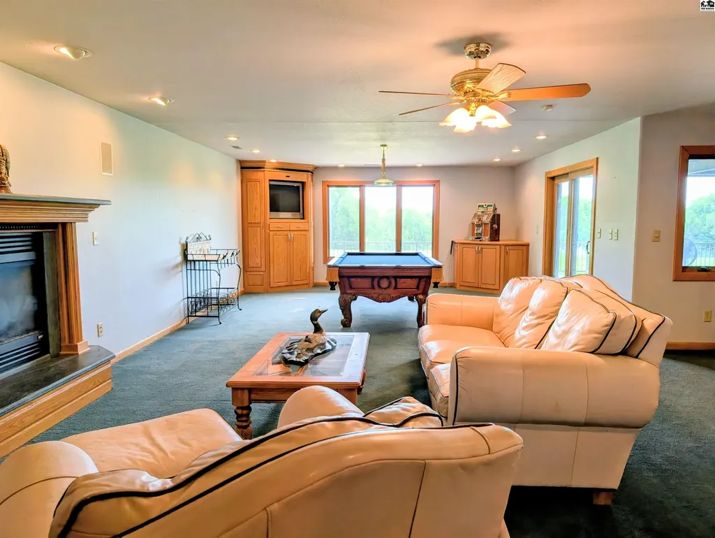1421 Pioneer Road Mcpherson KS 67460