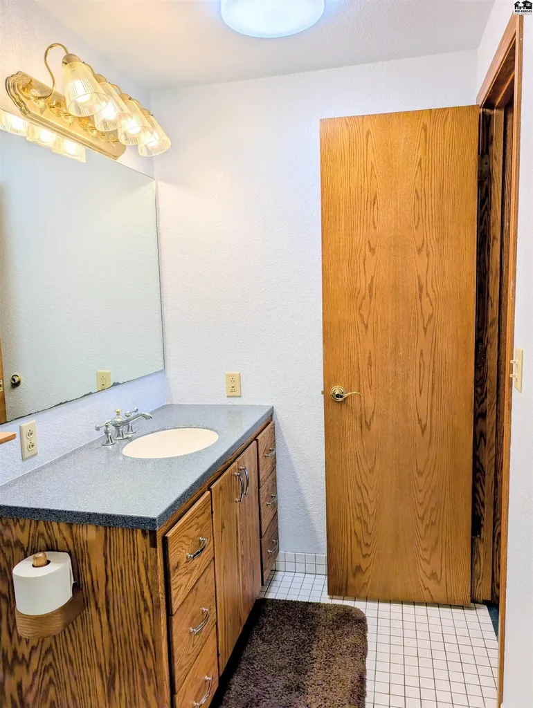 1421 Pioneer Road Mcpherson KS 67460