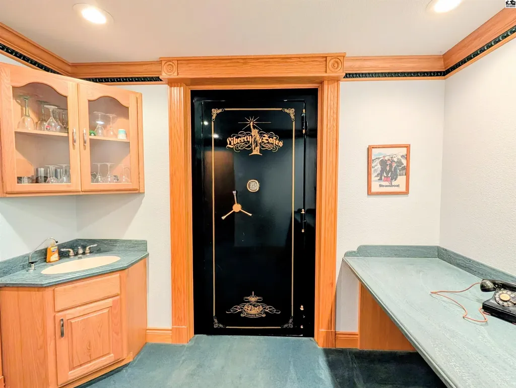 1421 Pioneer Road Mcpherson KS 67460