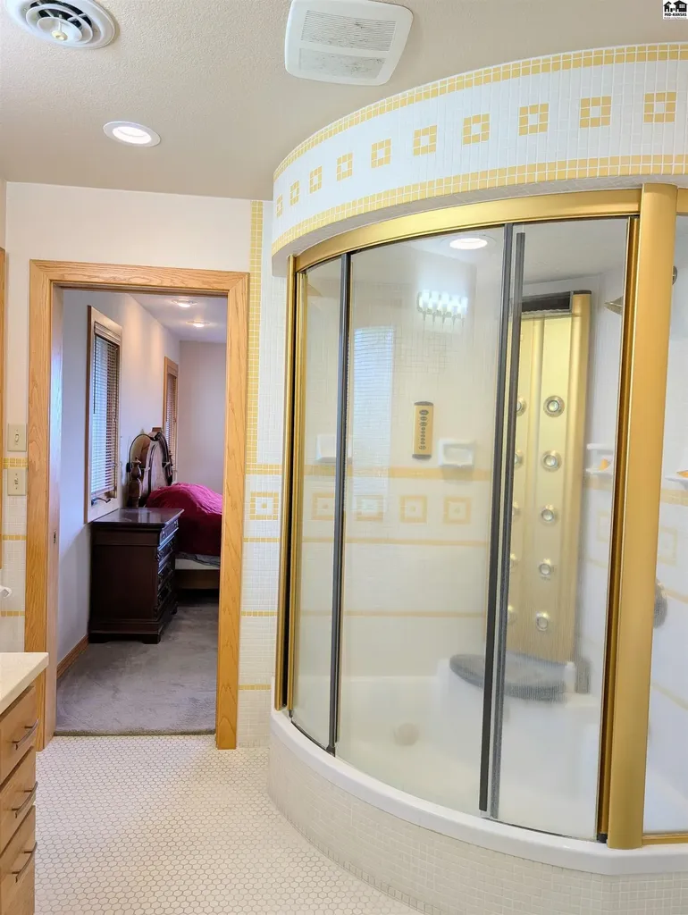 1421 Pioneer Road Mcpherson KS 67460
