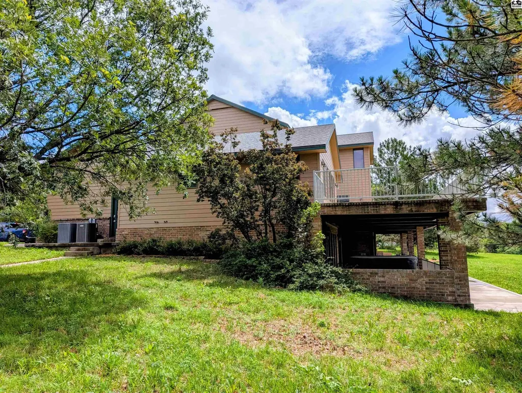 1421 Pioneer Road Mcpherson KS 67460