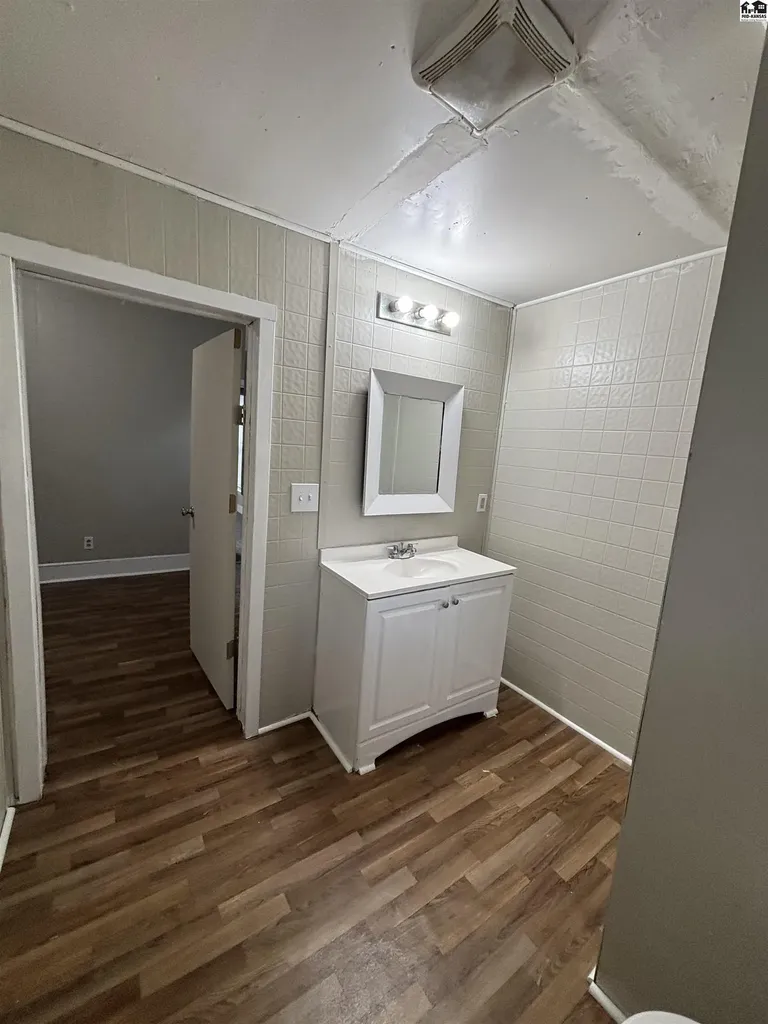 120 W 6th Avenue Hutchinson KS 67501