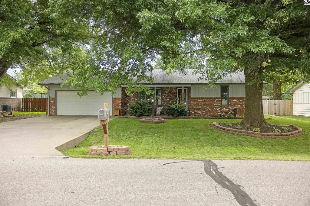 7108 N Madison Street Hutchinson KS 67502