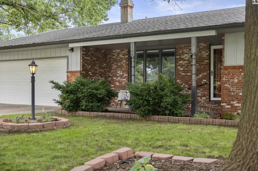 7108 N Madison Street Hutchinson KS 67502