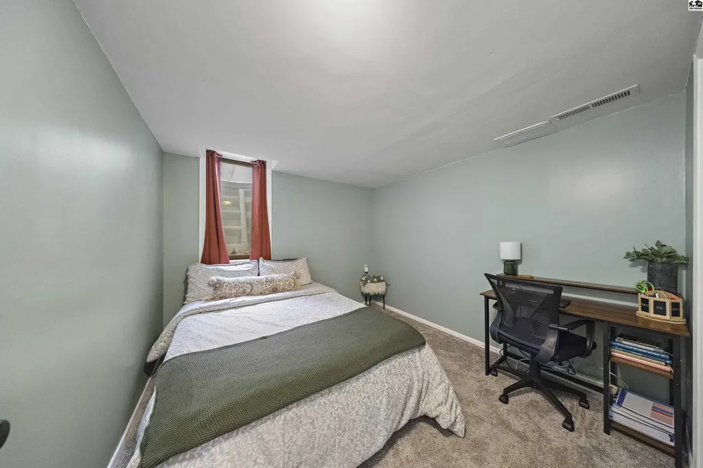 7108 N Madison Street Hutchinson KS 67502