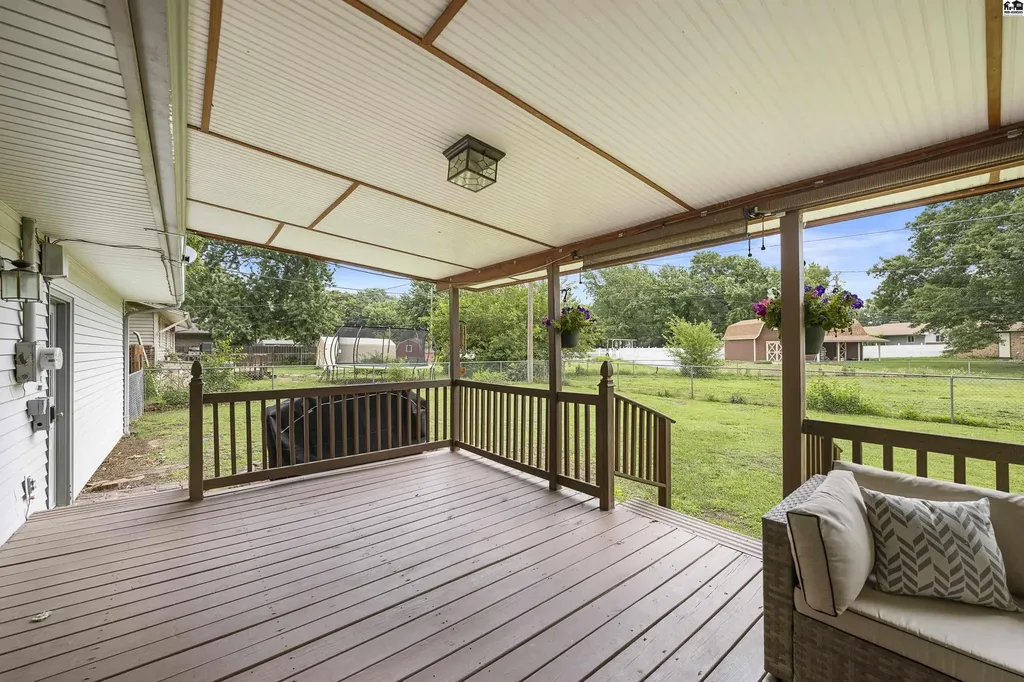 7108 N Madison Street Hutchinson KS 67502