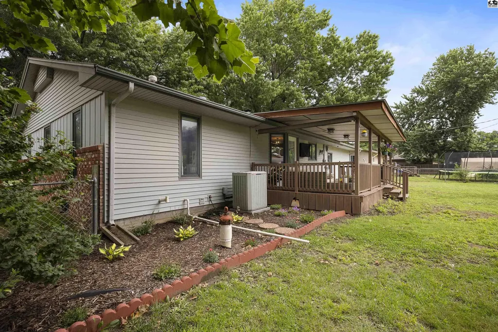 7108 N Madison Street Hutchinson KS 67502