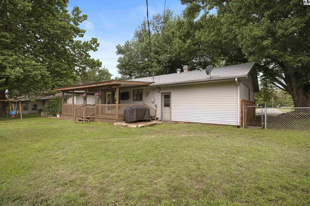 7108 N Madison Street Hutchinson KS 67502