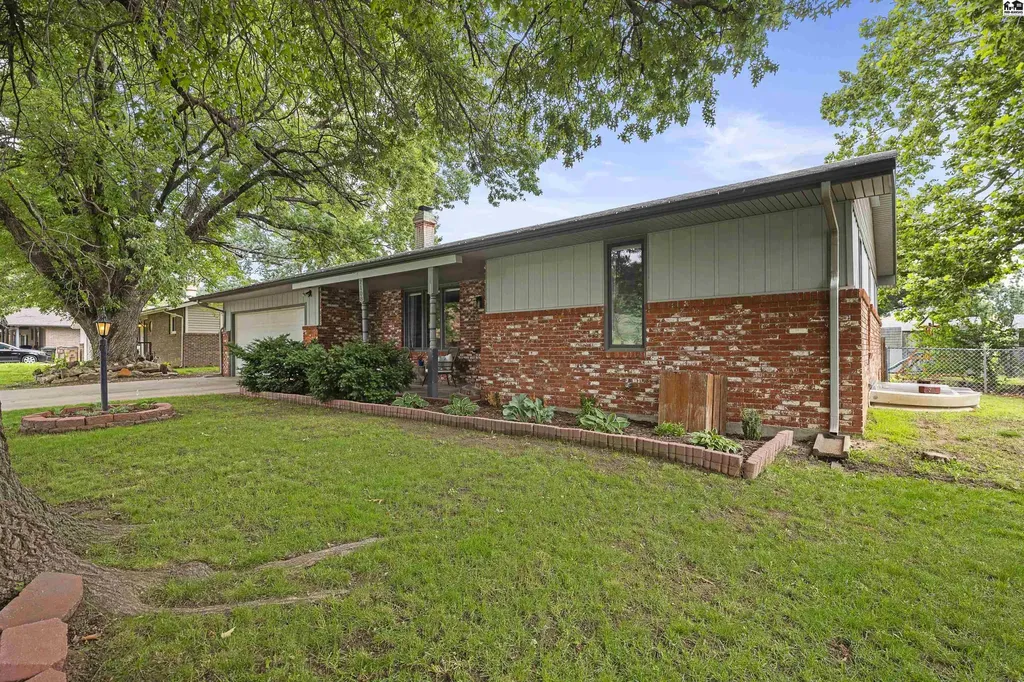 7108 N Madison Street Hutchinson KS 67502