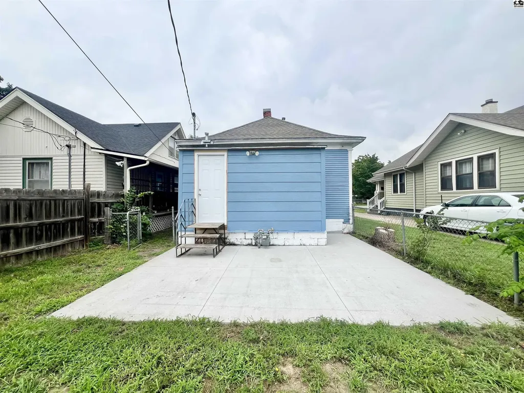 1125 N Monroe Street Hutchinson KS 67501