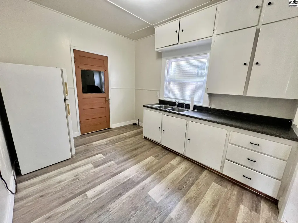 1125 N Monroe Street Hutchinson KS 67501