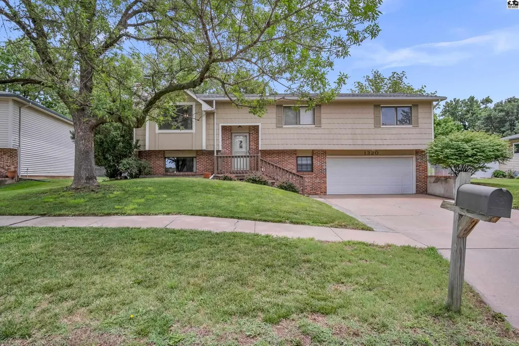 1320 Northglen Mcpherson KS 67460