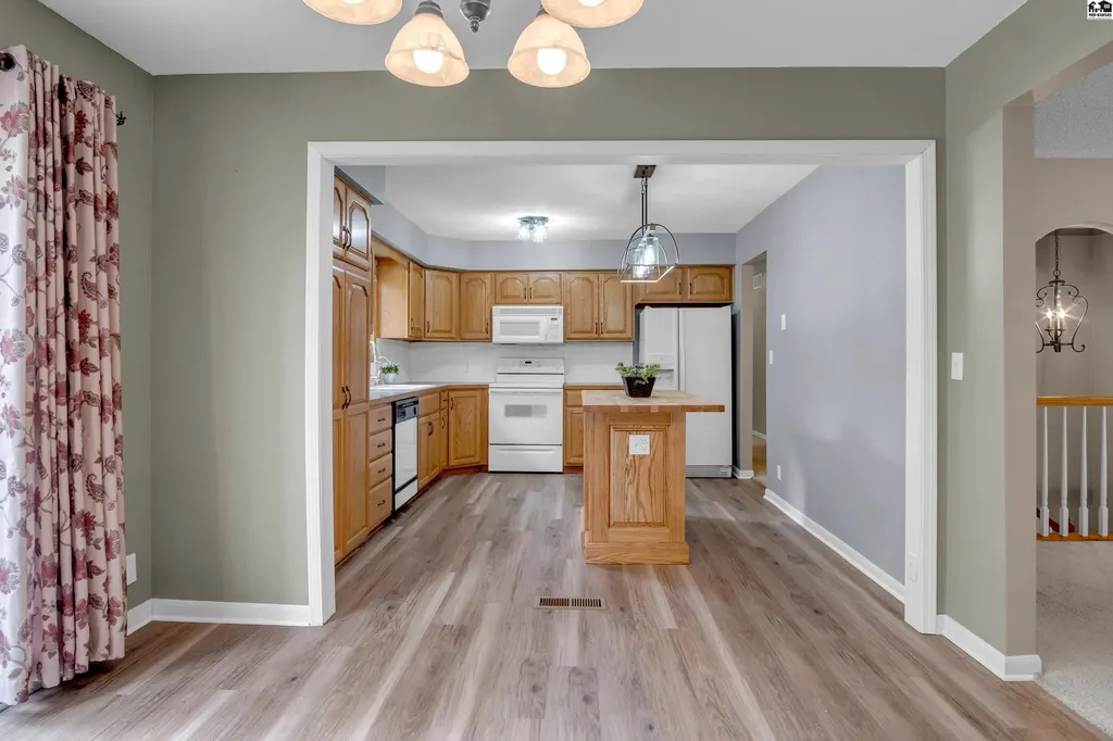 1320 Northglen Mcpherson KS 67460
